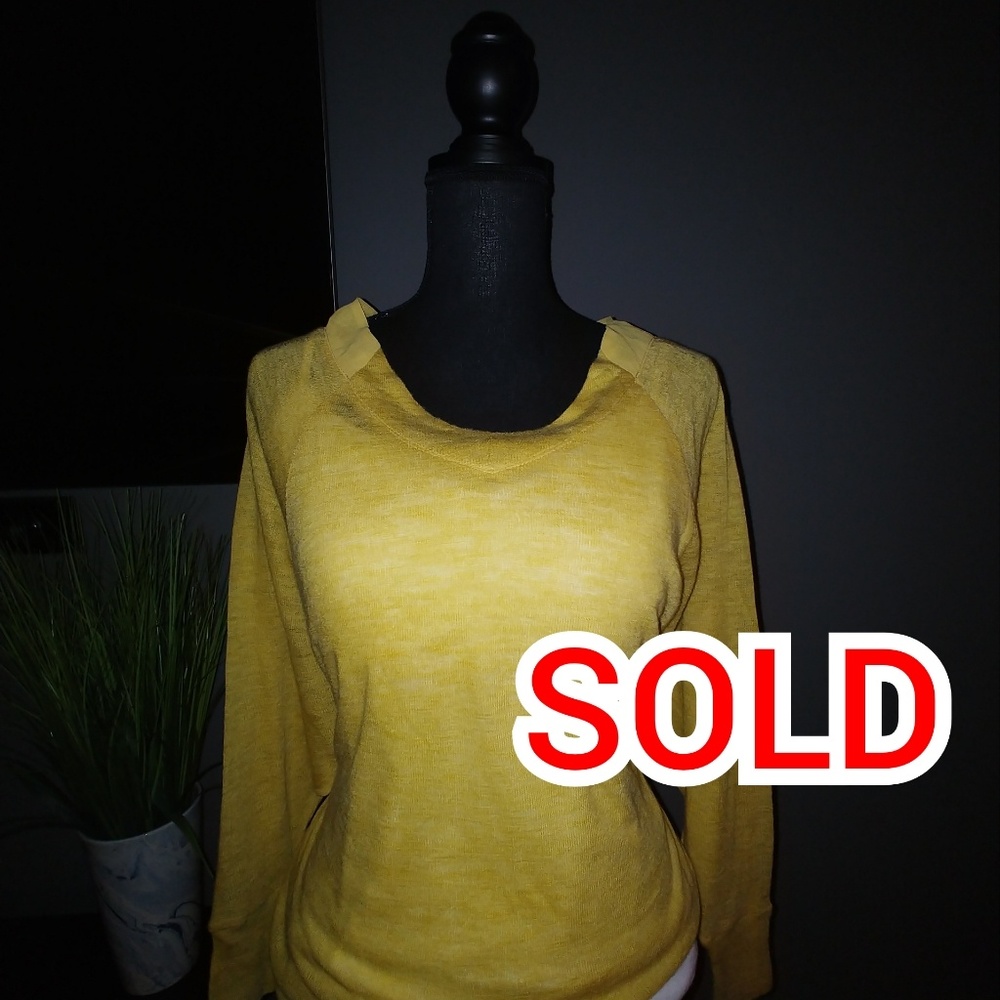 YELLOW SHIRT - SIZE/MEDIUM